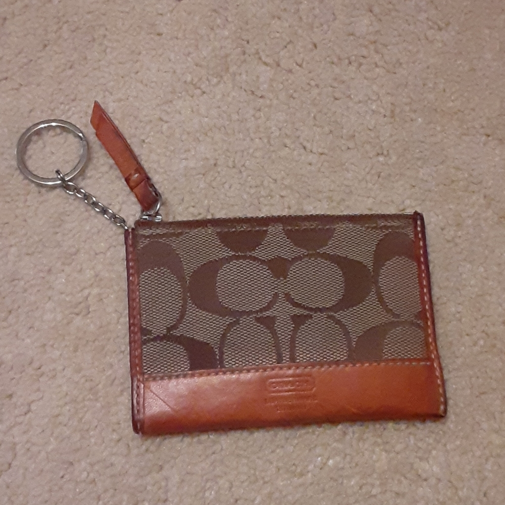 Coach change wallet